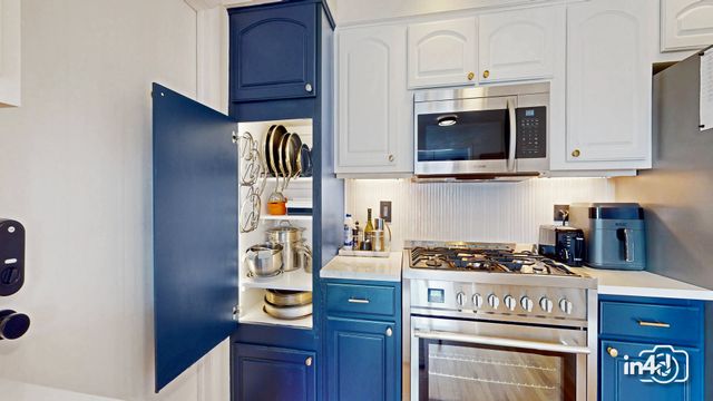 7731 Maple Street, Morton Grove, IL 60053