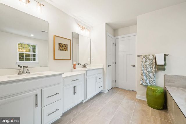 5036 KINGSLEY CT, Warrenton, VA 20187