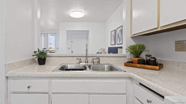 3234 Ashford St H, San Diego, CA 92111