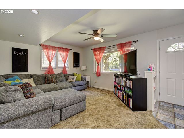 3713 Nw HAYES Rd, Woodland, WA 98674