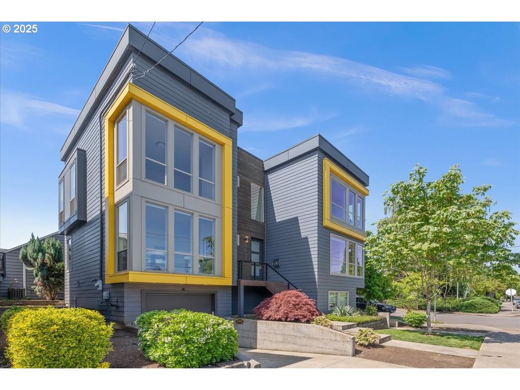 8057 Se 19TH Ave, Portland, OR 97202