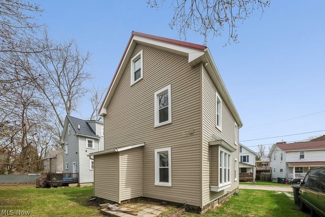 44 Agate Place, Akron, OH 44305