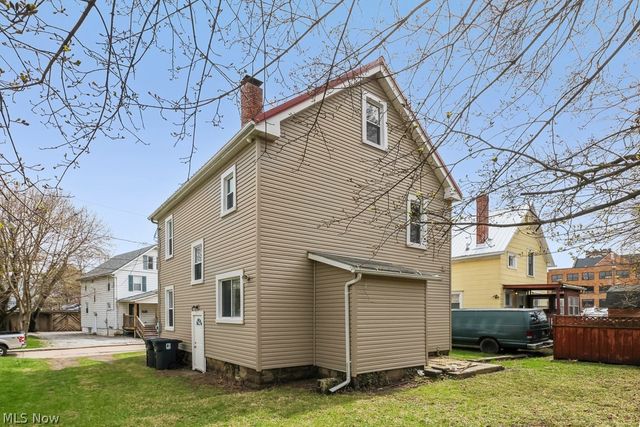 44 Agate Place, Akron, OH 44305