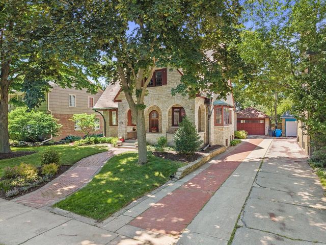 4637 N Murray AVENUE, Whitefish Bay, WI 53211