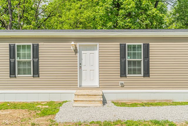 40 Lazy River Road, Cloverdale, IN 46120