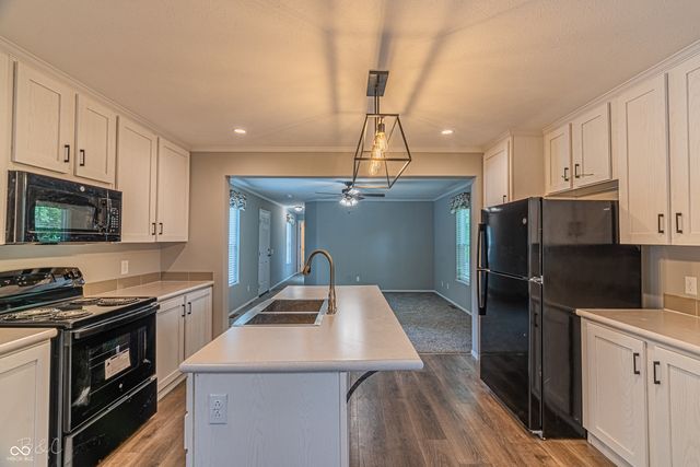 40 Lazy River Road, Cloverdale, IN 46120