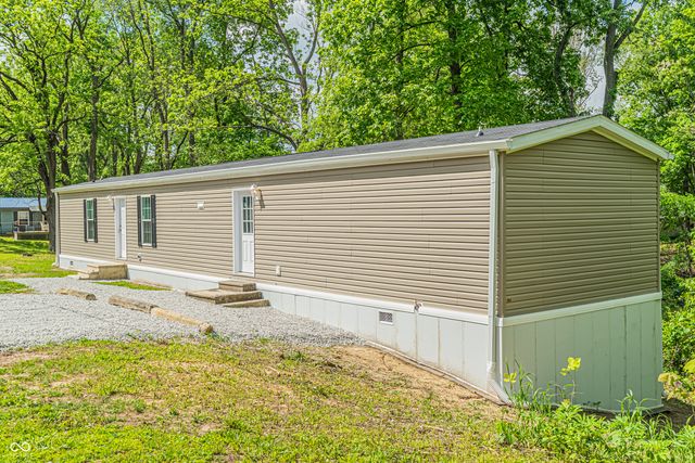 40 Lazy River Road, Cloverdale, IN 46120