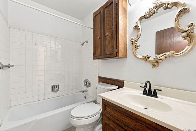 6715 YELLOW ROSE ST, Leon Valley, TX 78238