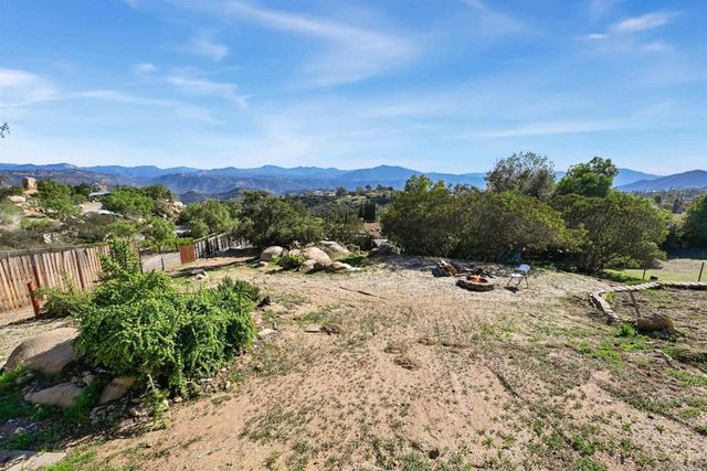 497 Mountain View Rd, El Cajon, CA 92021