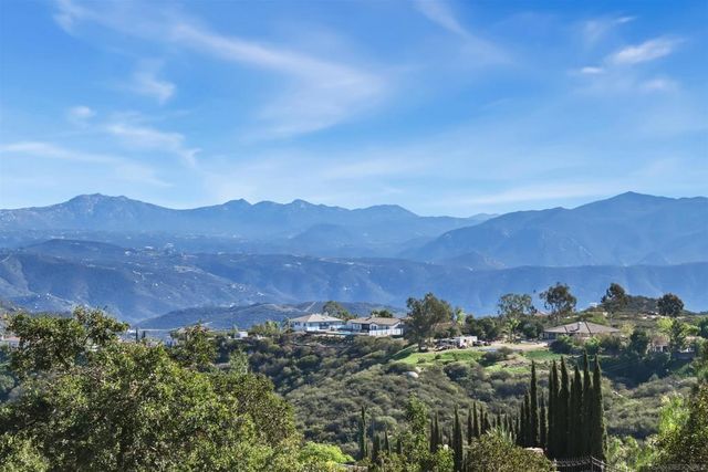 497 Mountain View Rd, El Cajon, CA 92021