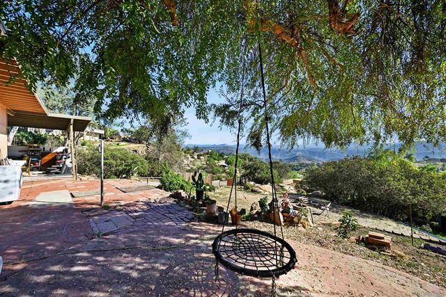 497 Mountain View Rd, El Cajon, CA 92021