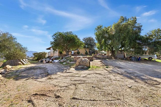 497 Mountain View Rd, El Cajon, CA 92021