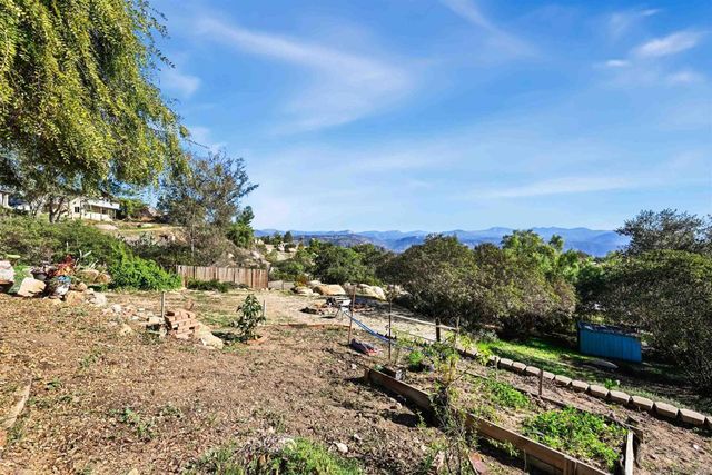 497 Mountain View Rd, El Cajon, CA 92021