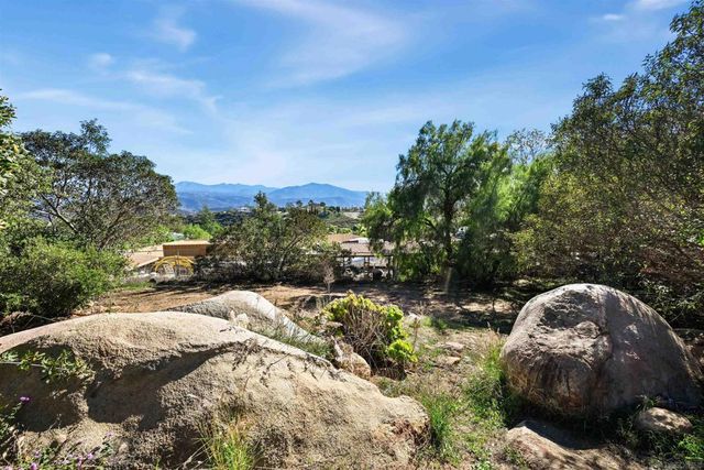 497 Mountain View Rd, El Cajon, CA 92021