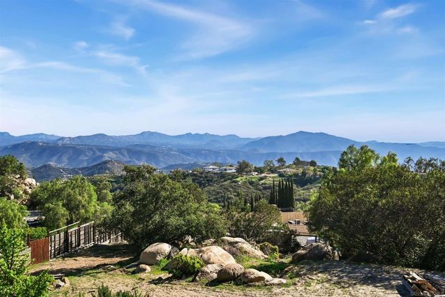 497 Mountain View Rd, El Cajon, CA 92021