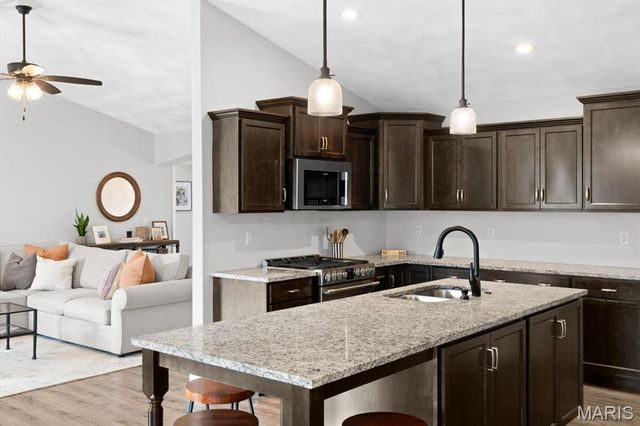 3550 CHIPPEWA Drive, Shiloh, IL 62221