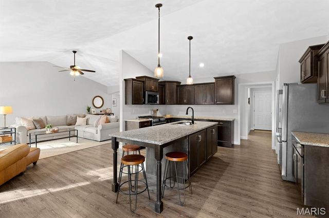 3550 CHIPPEWA Drive, Shiloh, IL 62221