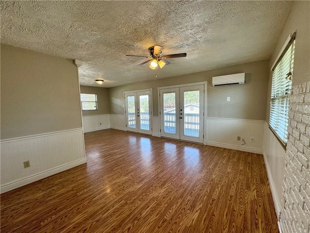 3805 Lynda Lee Dr, Corpus Christi, TX 78418