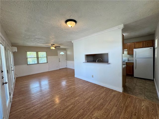 3805 Lynda Lee Dr, Corpus Christi, TX 78418