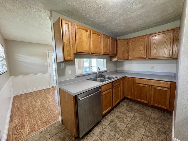 3805 Lynda Lee Dr, Corpus Christi, TX 78418