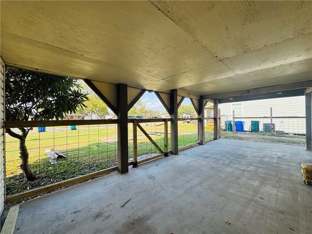 3805 Lynda Lee Dr, Corpus Christi, TX 78418