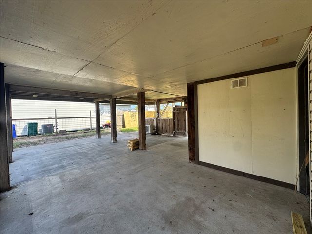 3805 Lynda Lee Dr, Corpus Christi, TX 78418