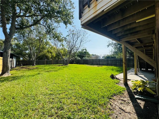 3805 Lynda Lee Dr, Corpus Christi, TX 78418