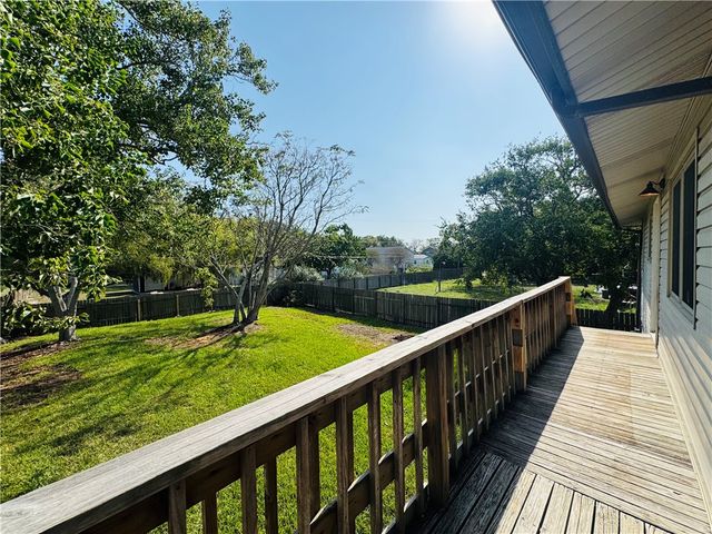 3805 Lynda Lee Dr, Corpus Christi, TX 78418