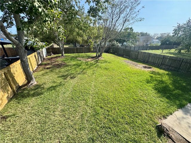 3805 Lynda Lee Dr, Corpus Christi, TX 78418