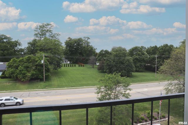 4444 N Knoxville Ave Apt 404, Peoria, IL 61614