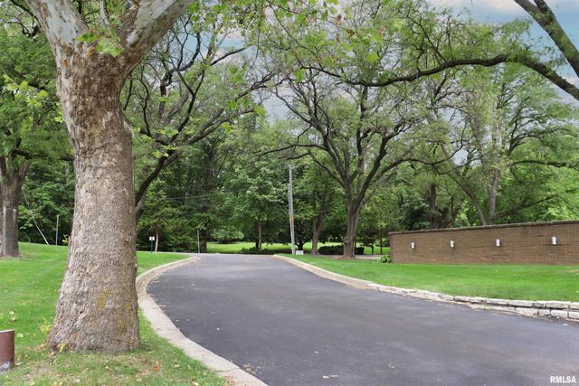 4444 N Knoxville Ave Apt 404, Peoria, IL 61614