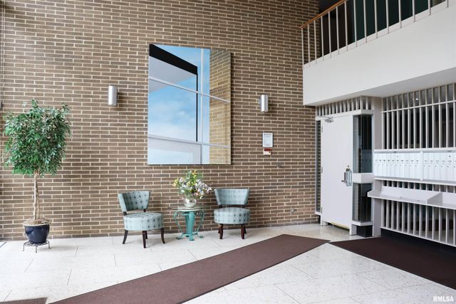 4444 N Knoxville Ave Apt 404, Peoria, IL 61614