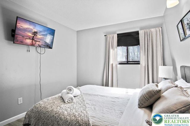 1150 Country Club Drive, Coolbaugh Twp, PA 18466