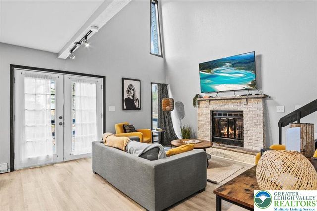 1150 Country Club Drive, Coolbaugh Twp, PA 18466