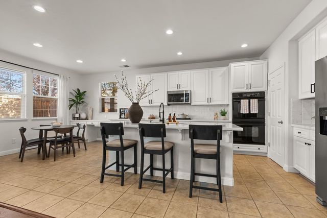 935 Campfire Cir, Rocklin, CA 95765