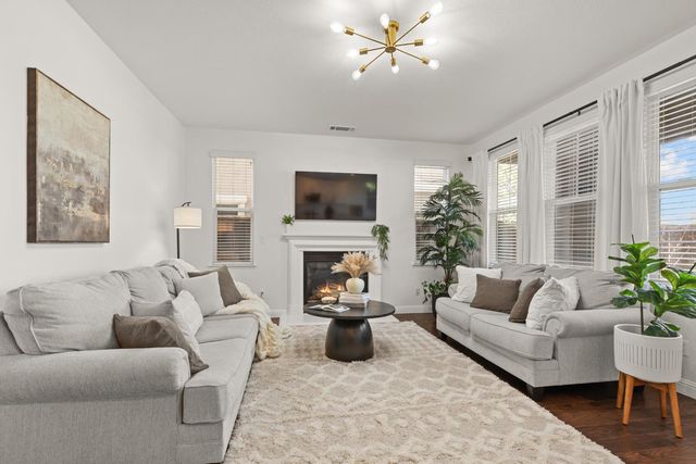 935 Campfire Cir, Rocklin, CA 95765