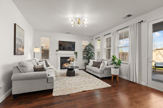 935 Campfire Cir, Rocklin, CA 95765