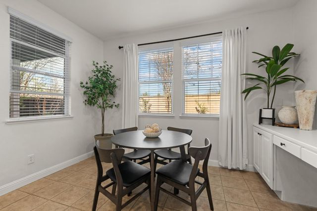 935 Campfire Cir, Rocklin, CA 95765