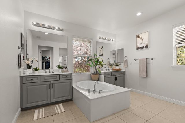 935 Campfire Cir, Rocklin, CA 95765