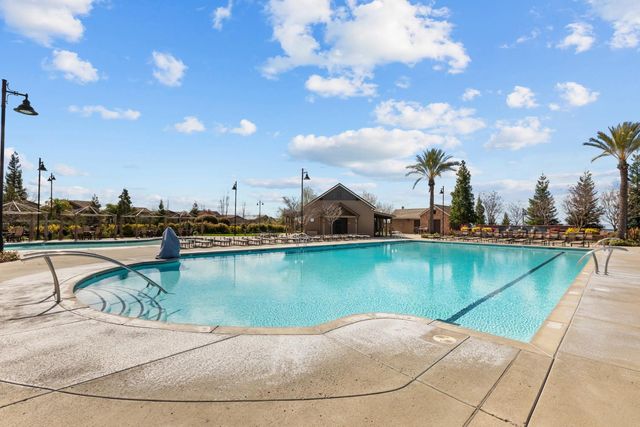 935 Campfire Cir, Rocklin, CA 95765