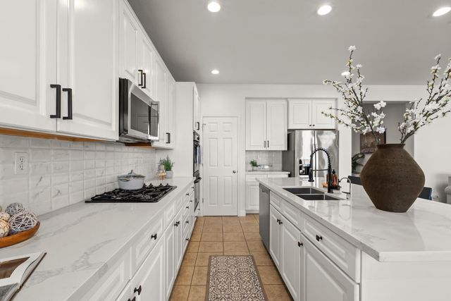 935 Campfire Cir, Rocklin, CA 95765