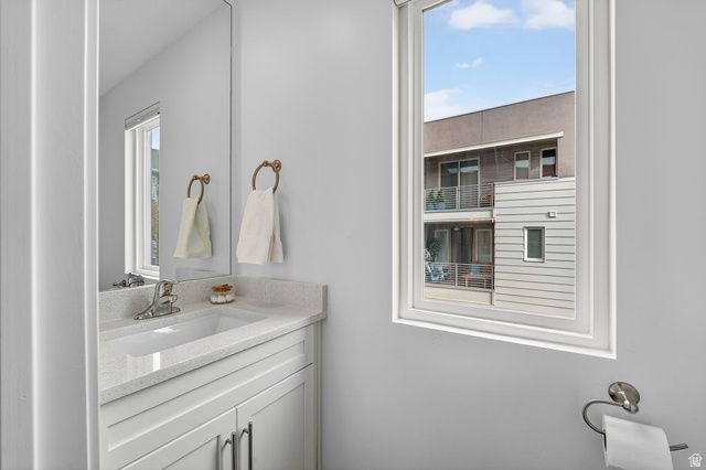 5033 W DAYBREAK PKWY, South Jordan, UT 84009