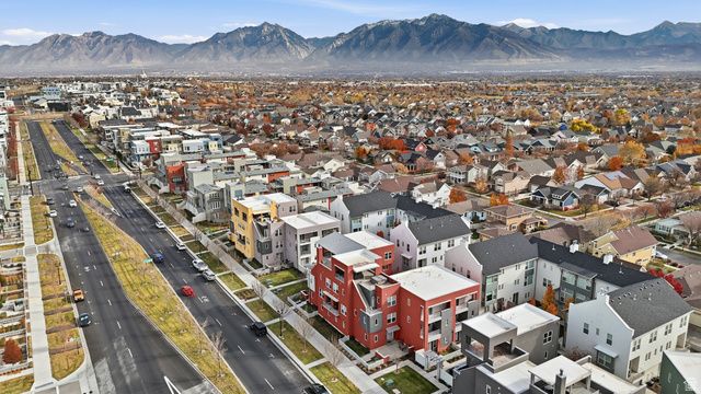 5033 W DAYBREAK PKWY, South Jordan, UT 84009