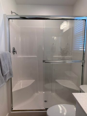 688 NE Rickenbacker Road 139, Madras, OR 97741