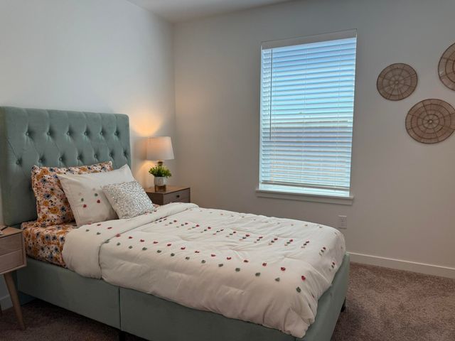 688 NE Rickenbacker Road 139, Madras, OR 97741