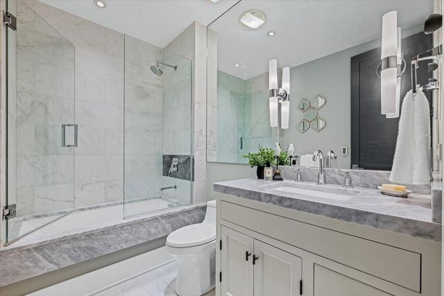 3438 N Elaine Place PH, Chicago, IL 60657