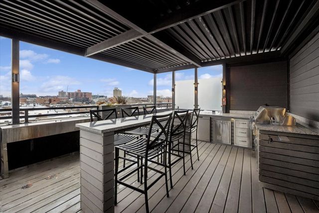 3438 N Elaine Place PH, Chicago, IL 60657