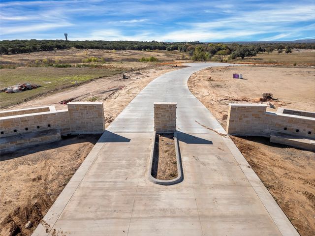 1054 Ranch Vista Road, Granbury, TX 76049