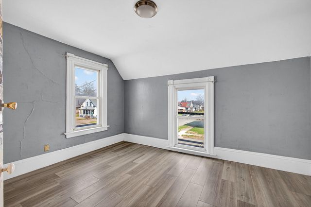 1935 N Sturdevant Street, Davenport, IA 52804