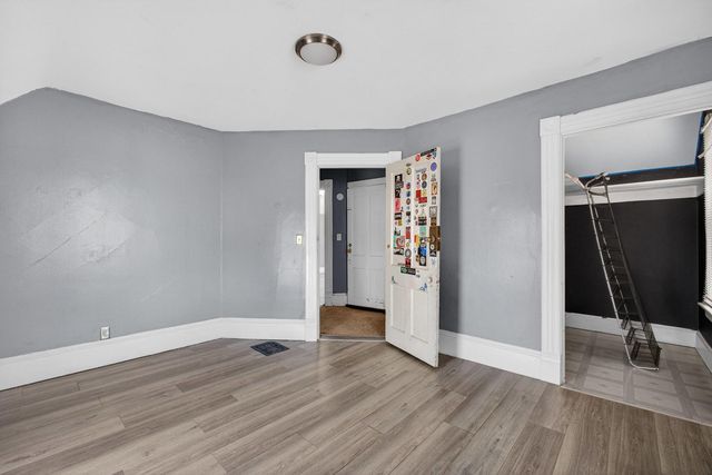 1935 N Sturdevant Street, Davenport, IA 52804